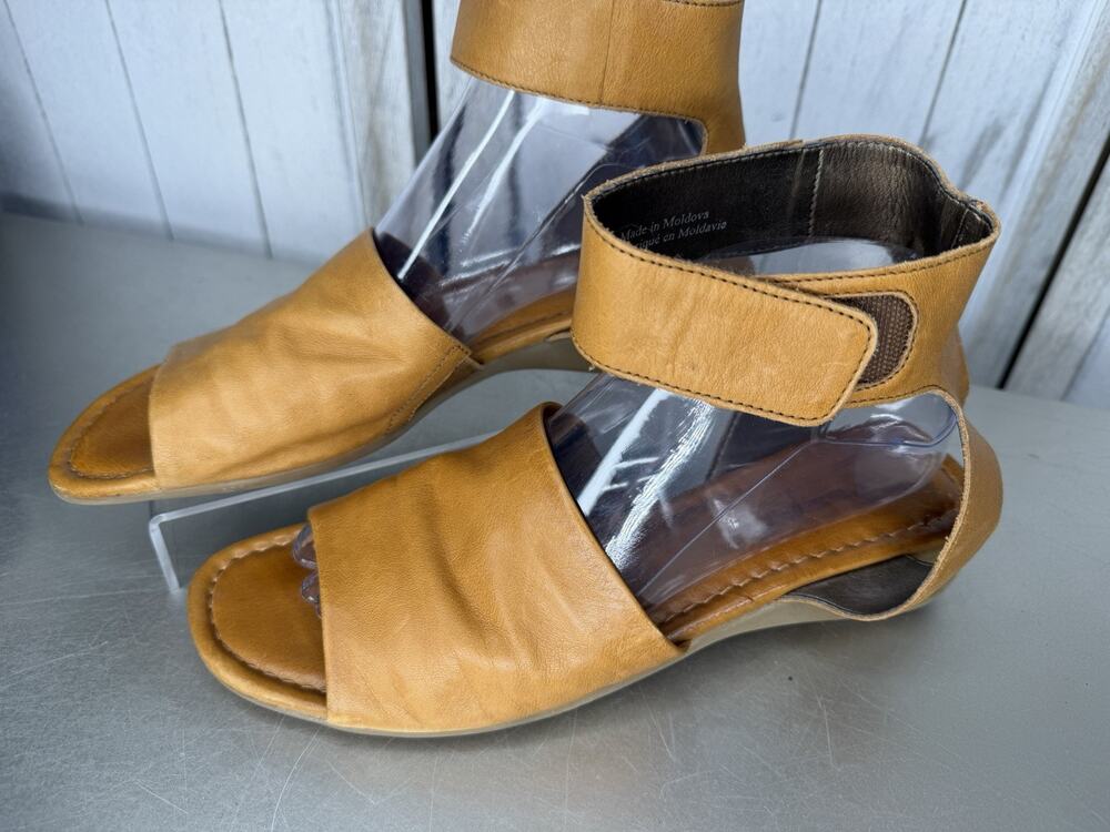The Flexx Beglad Leather Comfort Wedge Sandals Classic Brown Size 11